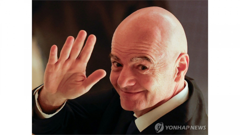 인판티노 FIFA 회장 4선 '청신호'...AFC 지지로 선회