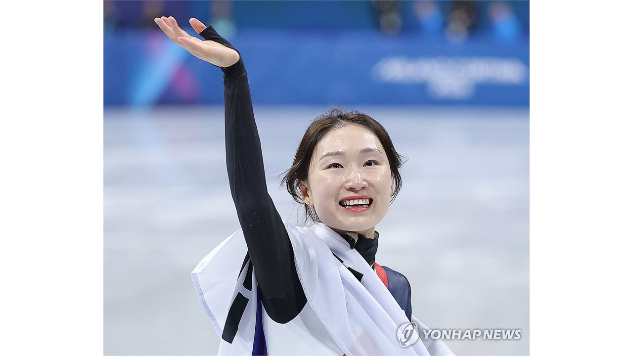 쇼트트랙 최민정, 태극마크 반납 앞두고 월드투어 전종목 예선 1위