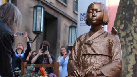 디시·일베에 위안부 피해자 비하 글 20대 검거…처벌규정 첫 사례