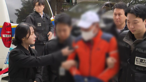 \'시신 유기\' 남성 2명 구속 심사…"인형인 줄 알았다" [현장영상+]