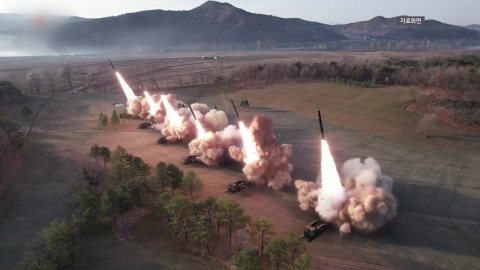 "북, 탄도미사일 등 10여 발 발사…250km 비행"