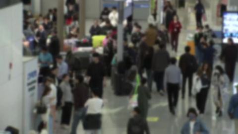 항공사 체크인 시스템 장애…인천공항 출국장 한때 마비