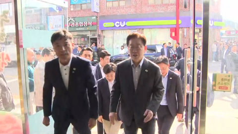 이 대통령, 경북 청송·영양 깜짝 방문…"기본소득 안정적으로" [앵커리포트]