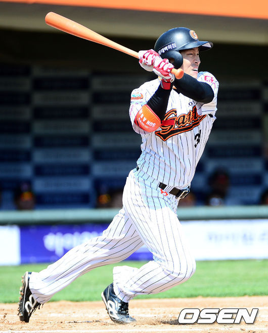 [야구]롯데, KBO 최초로 3이닝 연속 타자일순 | YTN