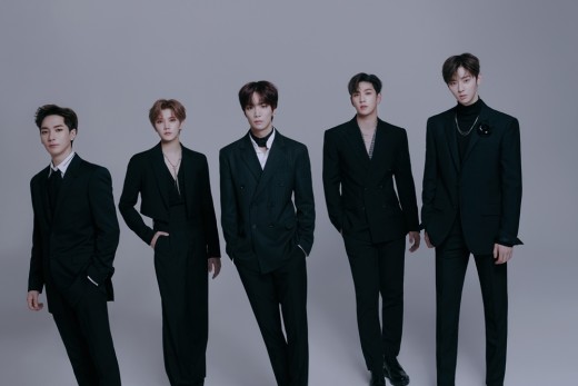 완전체 뉴이스트가 입증한 막강 파워…신곡 '노래 제목' 1위 완전체 뉴이스트가 입증한 막강 파워…신곡 '노래 제목' 1위