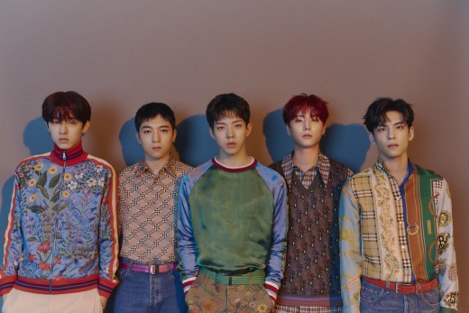 "모든 순간 기록하는 밴드"…데이식스, 여름날의 '한 페이지' "모든 순간 기록하는 밴드"…데이식스, 여름날의 '한 페이지'