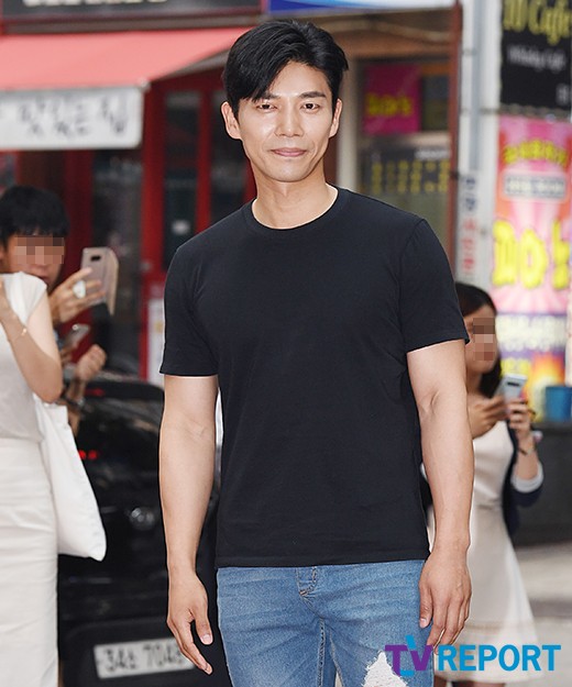 지승현 '상남자 눈빛' 지승현 '상남자 눈빛'