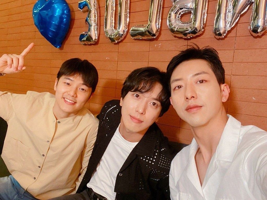 방송]다시 뭉친 씨엔블루...정용화X이정신X강민혁 훈훈 일상 | YTN