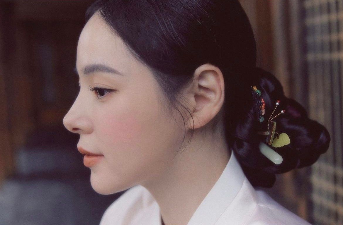'태양♥' 민효린, 이런 매력도 있었어? 단아한 자태에 ‘감탄’_이미지