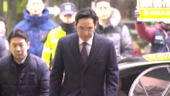 이재용 삼성전자 부회장, 구속영장심사 참석 위해 특검 도착