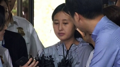 '국정농단 수혜자' 정유라, 영장 심사 위해 법원 출석