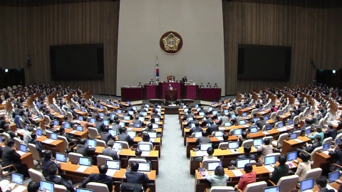 국회 본회의 속개…자유한국당도 참석 