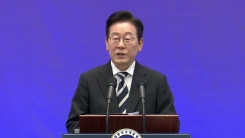 이 대통령, '비상계엄 1년' 맞아 외신 기자회견