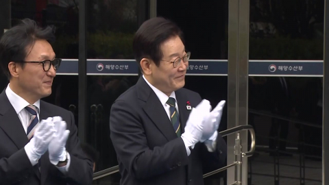 이 대통령, '부산 이전' 해수부 임시 청사 개청식 참석