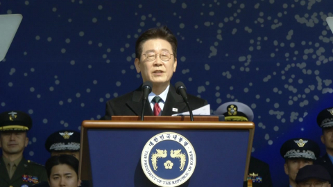 이 대통령, 육·해·공군 사관학교 통합임관식 참석