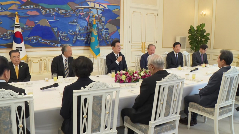 이 대통령, 민주당 상임고문단 청와대 초청 오찬