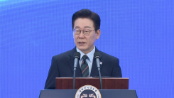 이 대통령, 새만금 로봇·수소·AI 투자 협약식 참석