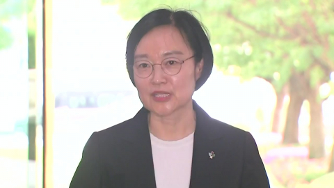 한성숙 신임 국무총리 출근길…소회와 각오는?