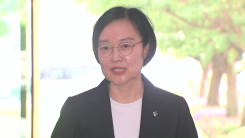 한성숙 신임 국무총리 출근길…소회와 각오는?