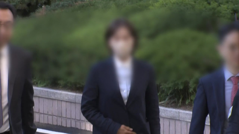 '신약 청탁' 브로커·업체 설립자 잠시 뒤 결심공판
