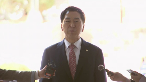'김건희 로저비비에 선물' 김기현 1심 선고…이 시각 법원
