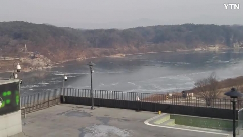 계속되는한파에 얼어 붙은 여주 남한강