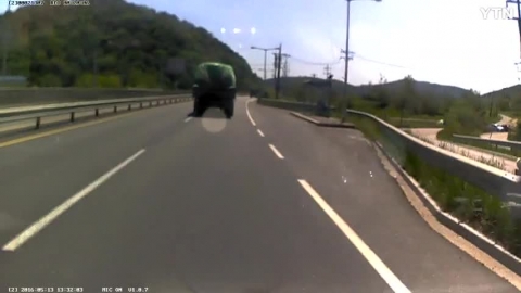 화물차 매연 심각하네요 ㅠ