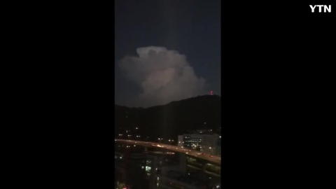 구리를 지나고 있는 뇌운의 모습..