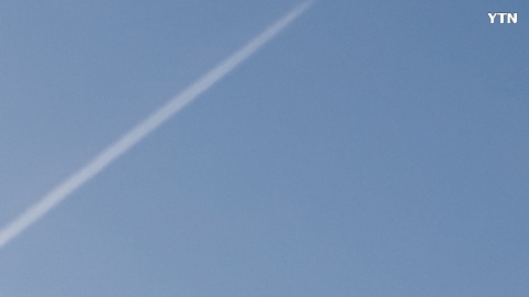 미사일같은게 날아다닌다.